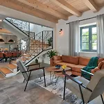 ヴィラ Vitassi プーラ