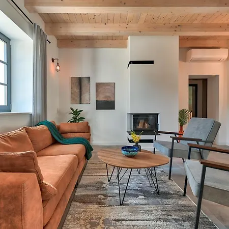 Vitassi Villa Pola